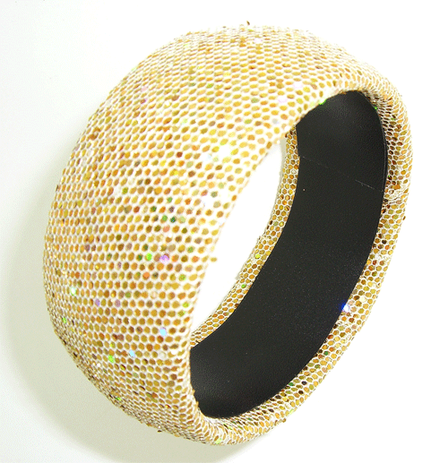 Shiny golden bracelet
